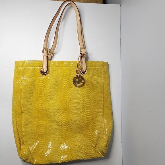 MICHAEL KORS Mustard yellow Reptile Snake Print Shoulder Tote Purse Bag See Pics - Picture 3 of 12